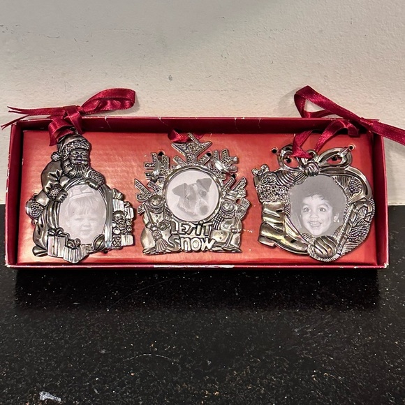 Gorham Set of 3 Silverplated Picture frame ornaments - Picture 1 of 5